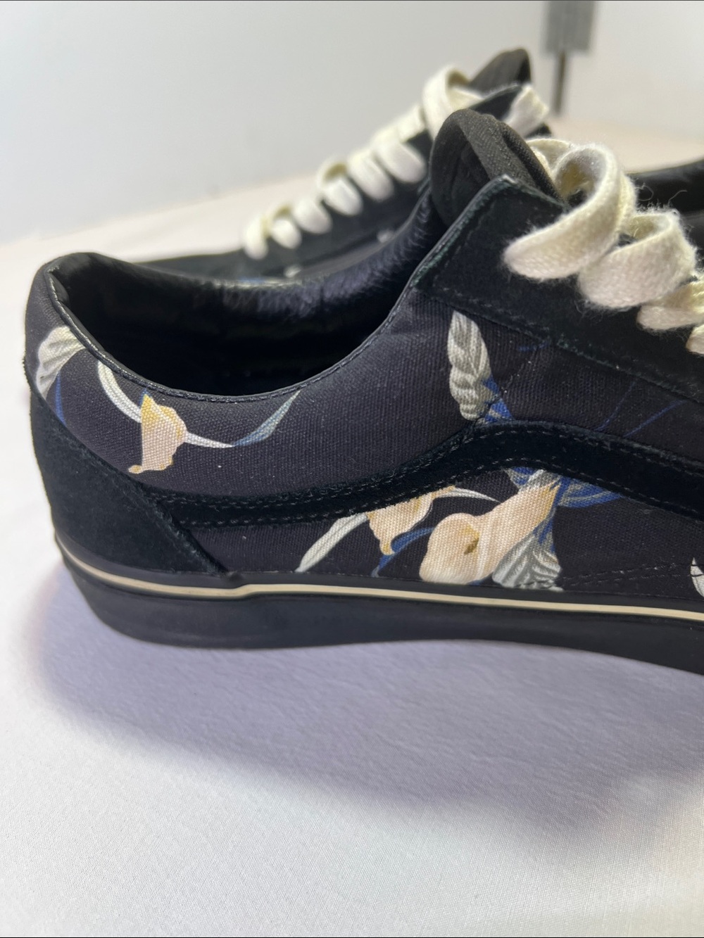 Vans Black Floral Low-Top Skate Shoes with Cream Accents 10 1/2 Men’s Women’s 12 - Picture 11 of 15